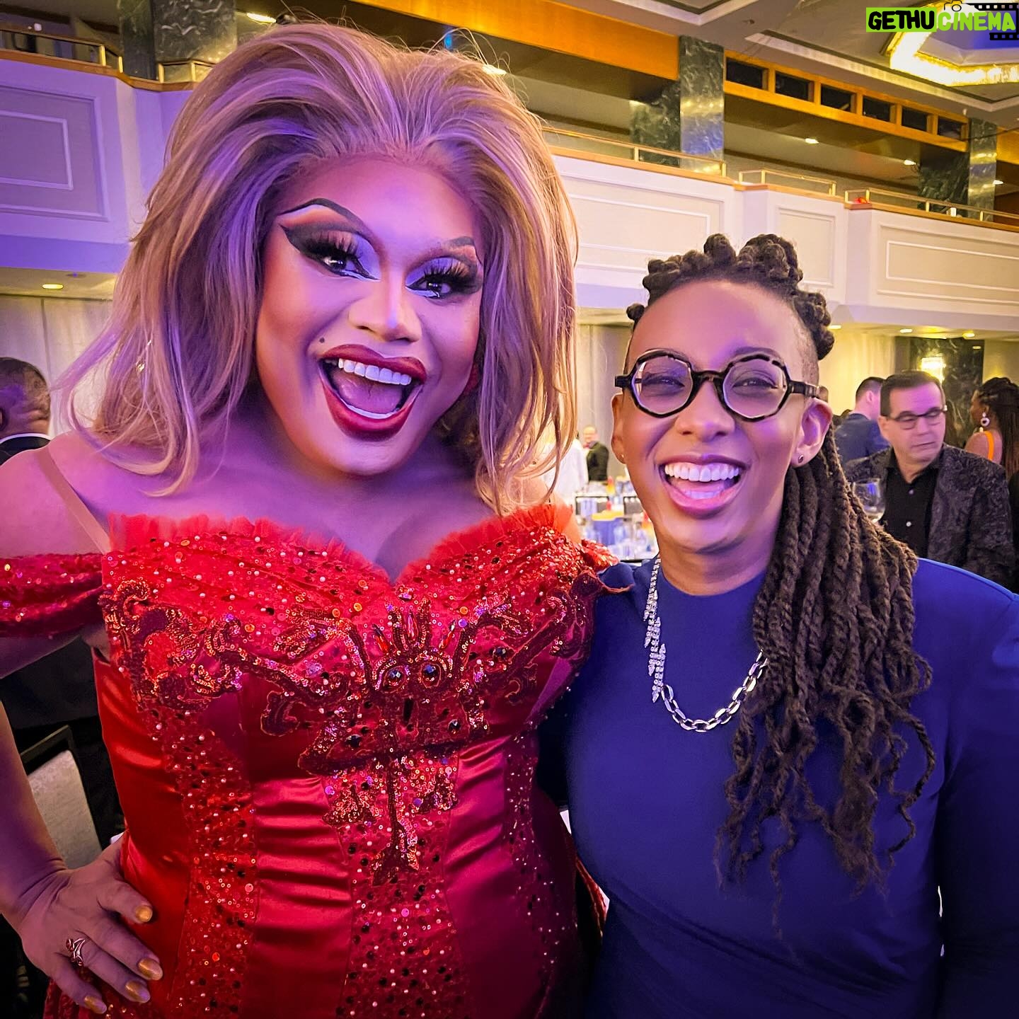 Brita Filter - 1.2K Likes - I will continue fighting alongside the @humanrightscampaign til every member of the #LGBTQ family has the freedom to live their truth without fear!
•
•
•
Dress: @bzawacki1
•
•
•
#HRC #gay #lesbian #bi #queer #trans #lgbt #dragqueen #dragrace #love #femocracy