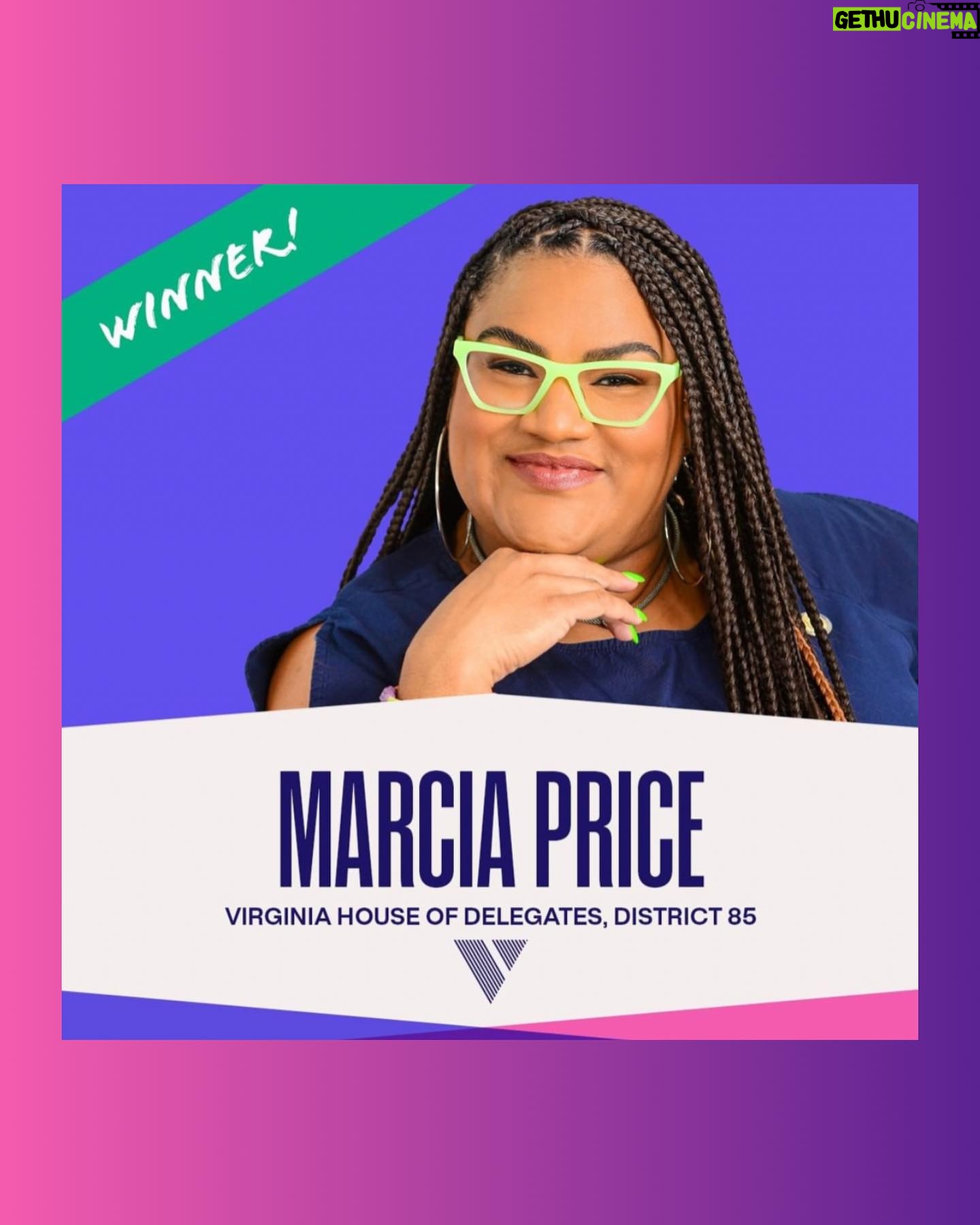 Brita Filter - 2.1K Likes - When @potus invites you to the @whitehouse, you go! 💯 🇺🇸 I was honored to attend their Pride 🏳️🌈 celebration earlier this year. I was representing so many of us drag artists by being there.
Yesterday, many Americans voted for #Democratic 💙🏳️🌈 #LGBTQ leaders on the ballot, and I wanted to showcase a few of these historic victories. ➡️ See what happens when you get out there and make your voice heard!
#vote #youbritavote #lgbtq #Brita #deomcrat #whitehouse #gay #lesbian #trans #bisexual #queer
Dress: @vivavidalia
