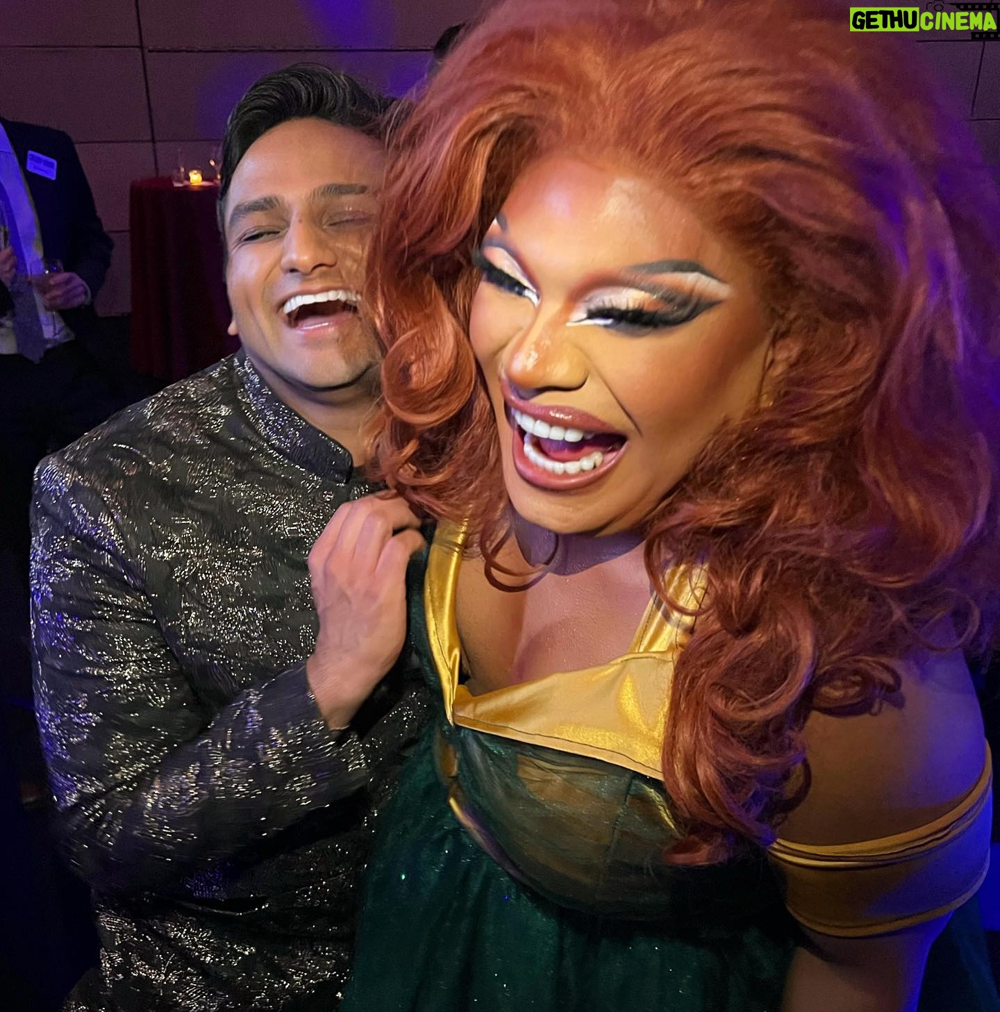 Brita Filter - 1.3K Likes - ✨Callen-Lorde’s Community Health Awards Gala ✨
It was an honor to attend this important fundraiser to support @callenlorde’s mission of providing commationate care to all lgbtq folks. I would not be here today if it wasn't for my team of providers at Callen-Lorde.
Dress: @vivavidalia