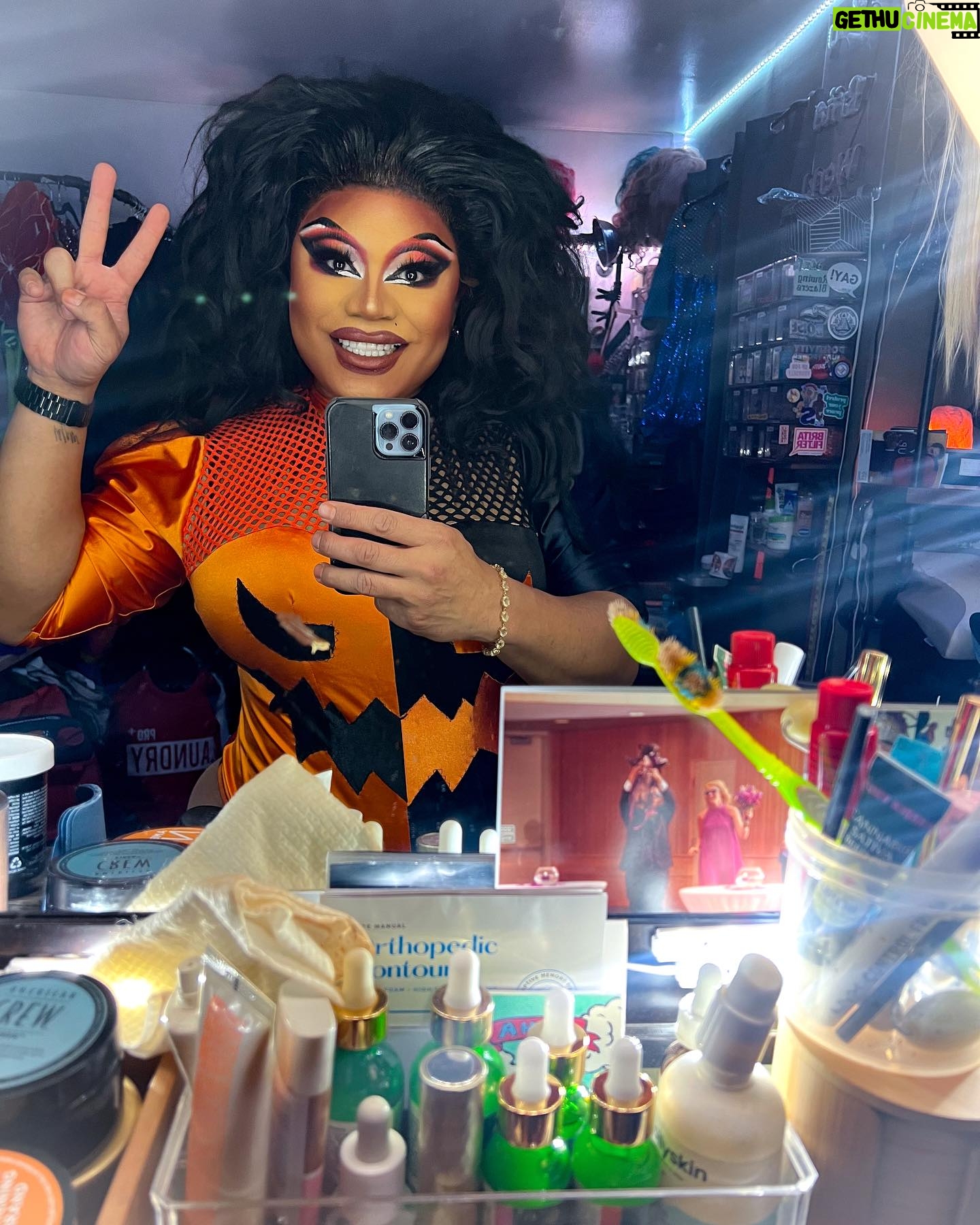 Brita Filter - 1.2K Likes - Hot, Hoarse, & Horny Pumpkins 🎃