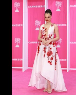 Britne Oldford Instagram - @deadringers Is finally here for your streaming delight!! And with that, the last press look. Wearing @marchesafashion has always been a dream of mine. Wearing couture also. I’m still pinching myself that I got to wear this dress, work on this show, get to know such wonderful people involved. Okay, I’m gonna go enjoy this moment now. Bye bye 👋🏼 
Styling @andrewgelwicks 
Dress @marchesafashion 
Heel @stuartweitzman 
Jewelry @nicolerosejewelry 
Hair @stephanedelahaye 
Makeup @justinelancellemakeup