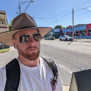 Broden Kelly Instagram - How do we feel about my confident hat choice?