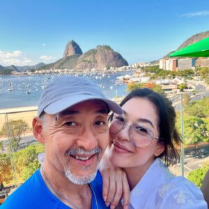 Bruna Aiiso Instagram - Feliz dia paizinho🎂🎈celebro e agradeço por sua vida!!! Te amo!!! 31.07🫶💛