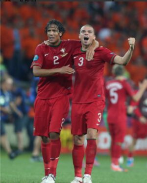 Bruno Alves Instagram - Como posso começar ? Mto mais que um defesa , um homem de honra um atleta sem limites um defesa de elite dos melhores de sempre do futebol , um amigo fiel de qualidades e valores exemplares . O teu legado ficará no futebol mundial na arte de bem defender e conquistas e vitórias que alcançaste por aonde passaste ! @official_pepe  tudo que fizeste no futebol vai te trazer ainda melhores e maiores oportunidades , obrigado por tudo que deste e fizeste por nos e pelo futebol !