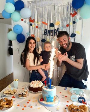 Bruno Heder Instagram - Mitad 🇦🇷, mitad 🇧🇷. 
Un tercio de mi vida en este país que me enseño mucho, que me dio muchos de mis mejores amigos y un hijo hermoso. Te amo mi amor, feliz cumpleaños.
Metade 🇧🇷, metade 🇦🇷.
Um terço da minha vida neste país, que me ensinou muita coisa, que me deu muitos dos meus melhores amigos e um filho HERMOSO. Te amo filho, parabens ❤️