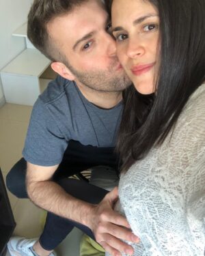 Bruno Heder Instagram - A familia esta crescendo!!
Esse ano vcs vão conhecer o André. Dentro dessa barriguinha linda tem muito amor e um pouco de ansiedade pra chegada do nosso filhão.
Estamos muito felizes, te amo @flordoynel ❤️

La familia esta creciendo!! 
Este año van a conocer a André.
Dentro de esa pancita linda hay mucho amor y un poco de ansiedad por la llegada de nuestro bebe.
Estamos muy felices, te amo @flordoynel ❤️