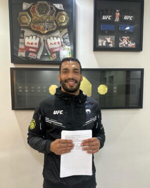 Bruno Silva Instagram - Contrato assinado, dia 30 de março, estarei fazendo uma grande luta no UFC Atlantic City 🇺🇸 Muito feliz com mais uma oportunidade de fazer uma luta desse nível contra um adversário respeitado, eu gosto desse tipo de luta, eu sempre quis lutar com os melhores, isso faz parte do meu legado, como nunca escolhi luta, obviamente aceitei sem pensar duas vezes. 
Para uns, ver como difícil, para mim sempre vejo como uma grande oportunidade, Até porque não existe luta fácil nesse esporte.