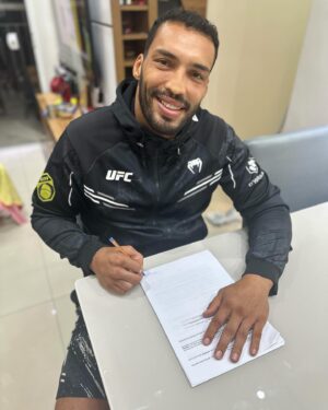 Bruno Silva Instagram - Contrato assinado, dia 30 de março, estarei fazendo uma grande luta no UFC Atlantic City 🇺🇸 Muito feliz com mais uma oportunidade de fazer uma luta desse nível contra um adversário respeitado, eu gosto desse tipo de luta, eu sempre quis lutar com os melhores, isso faz parte do meu legado, como nunca escolhi luta, obviamente aceitei sem pensar duas vezes. 
Para uns, ver como difícil, para mim sempre vejo como uma grande oportunidade, Até porque não existe luta fácil nesse esporte.