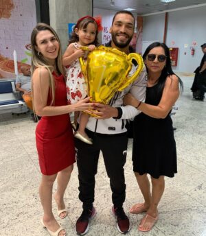 Bruno Silva Instagram - 20 dias longe de casa, sendo recepcionado da melhor forma, minhas mulheres ❤️❤️