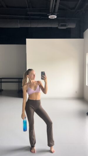 Brynn Rumfallo Instagram - studio days are my favorite days 💙 @drinkzenwtr #findyours