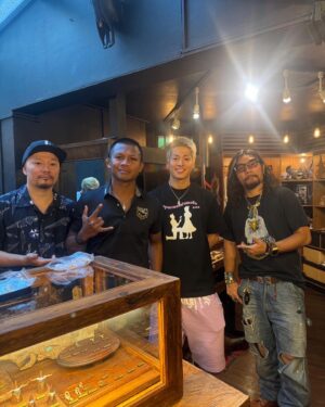 Buakaw Banchamek Instagram - ไสแล้วมันก้อเท่ดีนะ🤡🙏ขอบคุณสำหรับสร้อยเท่เท่แหวนเท่เท่ครับ👍