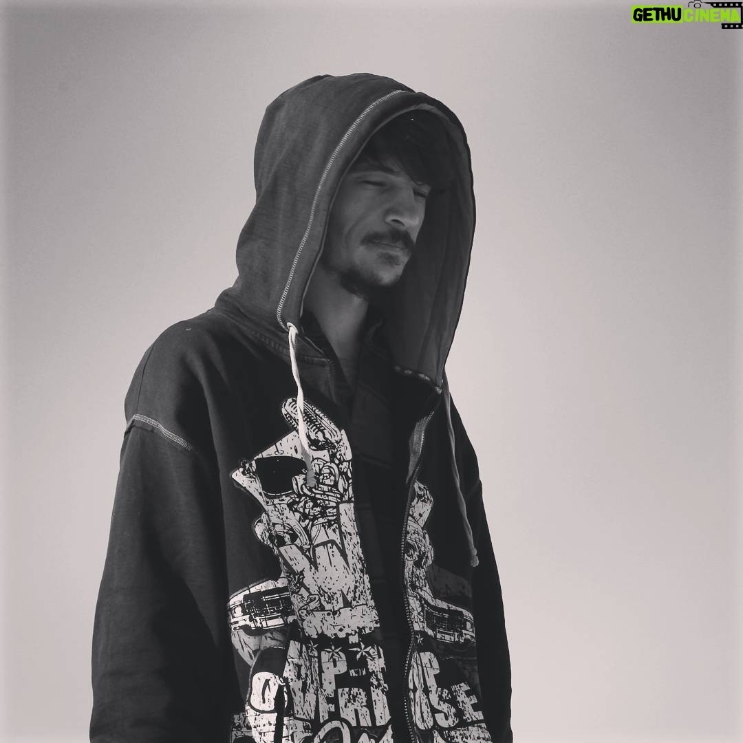 Burak Şahin - 10.2K Likes - Rengarenk...