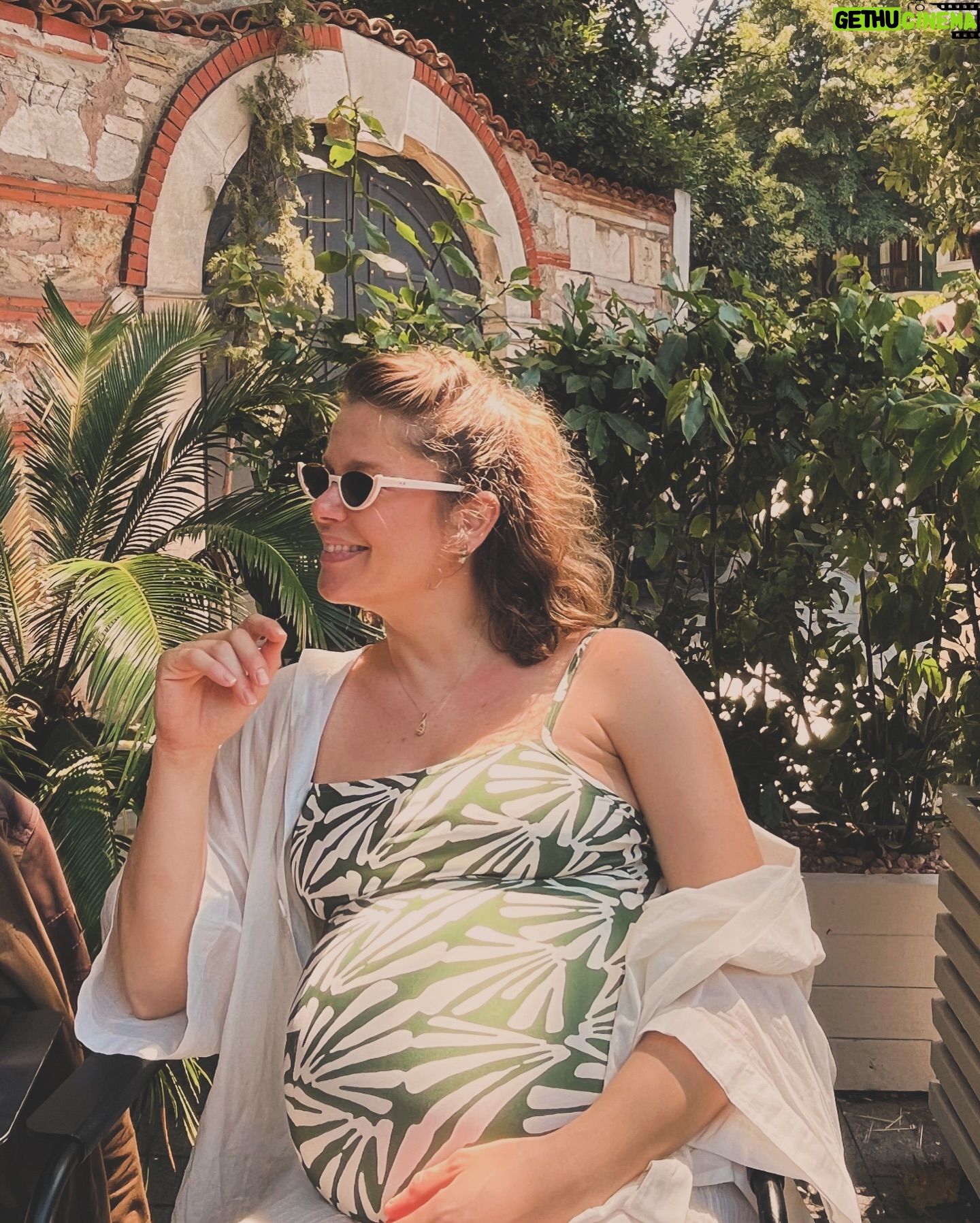 Burcu Biricik - 296.6K Likes - Smile Luna Smileeeee π«βοΈπΈ