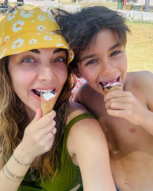 Burcu Kara Instagram - Yaz deyince😍☀️🍦🧿