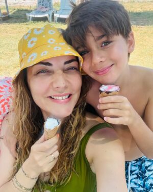 Burcu Kara Instagram - Yaz deyince😍☀️🍦🧿