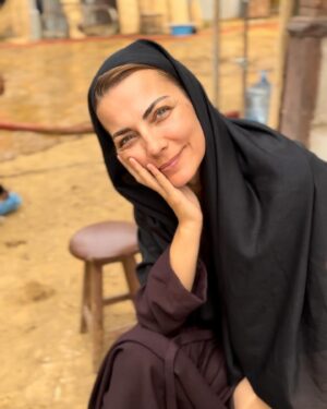Burcu Kara Instagram - Her dönemin insanıyım vesselam.😍1924'ten bir kareyi paylaşıyorum sizinle.Bu şahane yapım yakında sizlerle buluşacak.🎬