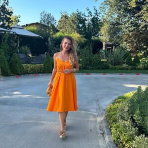 Burcu Kara Instagram - Haydi bakalım hazırız,kız istemeye gidiyoruz.😍🧡🎉💍