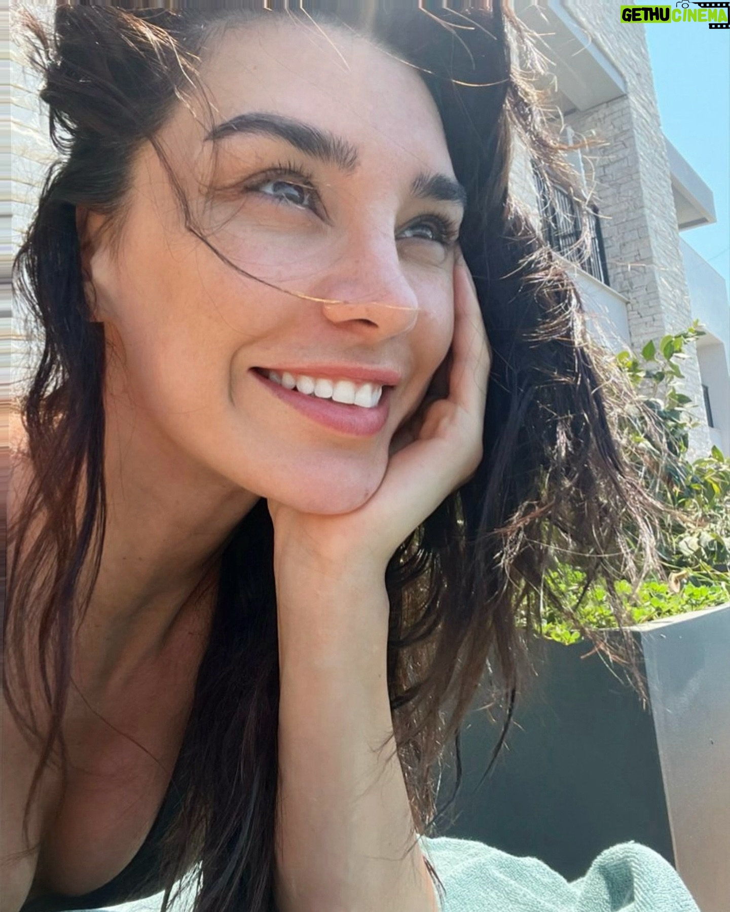 Burcu Kiratli - 300K Likes - 🖤💦💦☀️🧋🍒🍉
Repo gibi repo 🫠🎬