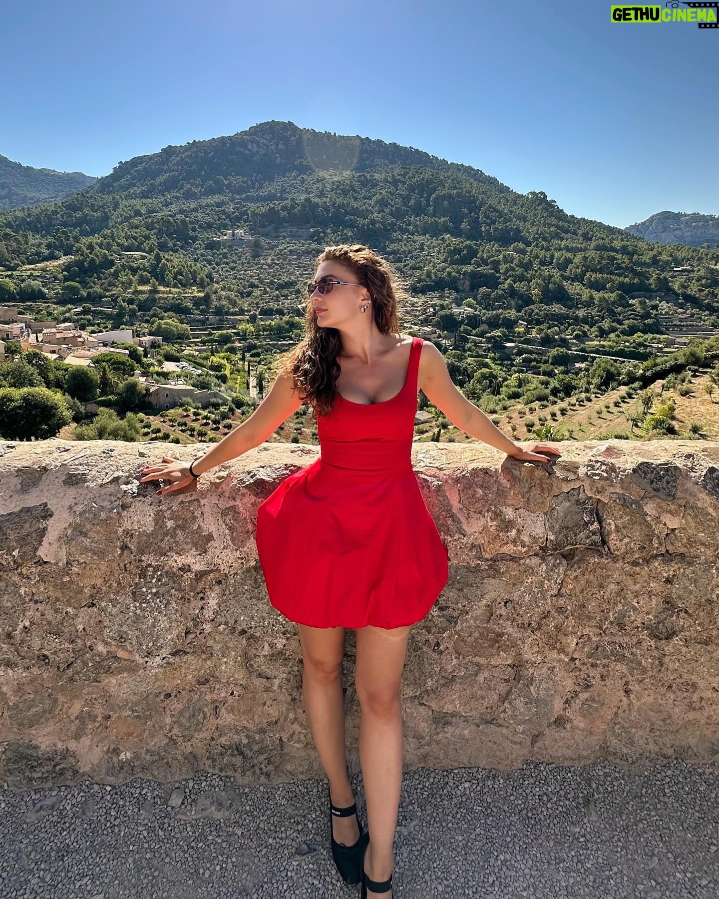 Magazin Gündemi - Olay Olan Göğüs Dekolteli Çekimler