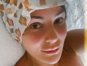 Buse Sinem İren Instagram - Evet, hazırsak tatil fotoları bombardımanına başlıyorum 😅