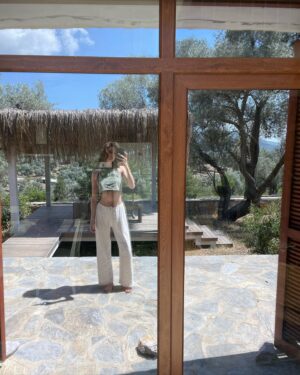 Büşra Develi Instagram - Oley bi tatil 🍉
