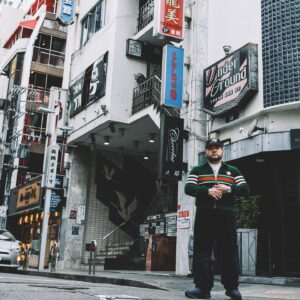 C.O.S.A. Instagram - 俺が自分のMVを名古屋で撮ってこなかったのはいつかこういう瞬間が来る
って信じていたからです。 

名古屋の先輩達の影響を受けて今の自分がいます！

AKさんと制作が出来て、同じステージに立てて光栄です。誘ってくれたRYOWさんありがとうございました！

📸 @tana_guidance_shot
