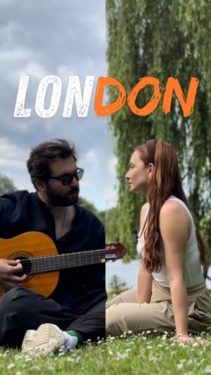 Çağrı Çıtanak Instagram - HER YERDE : Hyde Park , Londra 

Şarkı : Ah Bu Ben - MFÖ 
Performans : Başak Gümülcinelioğlu , Mehmet Çağrı Çitanak
Kurgu : @meryembaburoglum 

Selam!
Ben Çağrı. Bu hafta ben yazmak istedim burayı. Hayatım boyunca istediğim şeyler için birilerinin eline arsızca vurmaya, ellerinden çekmeye, bağırmaya, olduğumdan fazla yer kaplamaya ar ettim. Sonunda ruhumca bir kadınla gönlümce bir hayat kurdum ve hayalimin ötesini yaşıyorum. Doğasına aykırı olmasaydı mutevazılık üzerine konuşabilmeyi çok isterdim ama … :)
Hayatımda aradığım bir çok şeyi bu formata sığdırdık. Gezmek, müzik, doğa, üretmek, samimiyet, emek, sakinlik, huzur, sağlık, saygı…bir çok kez izledim bu videoyu. Her seferinde daha başarmış hissettim hayatı. Önce Başak’a sonra parka, ağaçlara, sincaplara, doğaya ve -şarjımız bittiği için çektik sanıp çekemediğimiz- şarkının ortasında Başak’a çiçek getiren 4 yaşındaki, hayat ve güven dolu kardeşime hatırlattıkları için çok teşekkürler. Seni hiç unutmayacağım en büyük rakibim. Büyümeni ve tekrar karşılaşmayı heyecanla bekliyorum.

Yeni konseptimiz “HER YERDE” ile tanışın! Dedik ki; madem dünyanın her yerini el ele geziyoruz ve her yerde birlikte şarkılar söylüyoruz, bunu neden herkes bilmesin ❤️ Birlikte yaptığımız düetlere gösterdiğiniz sevgiden, güzel yorumlarınızdan da güç alarak Londra’nın çeşitli yerlerinde bir sürü şarkı söyledik. Bugünden itibaren, her gittiğimiz yerden şarkılarımız gelecek 🫶🏻 Tüm videolar aynı zamanda YouTube’da❤️
#acoustic #acousticcover #couplesinging #heryerde #ahbuben #başakgümülcinelioğlu #mehmetcagricitanak #çağrıçitanak
