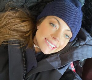 Caitlin Carver Instagram - Been having lots of fun up here;) Tune in tonight for a new episode of Chicago Fire! 9/8c NBC 🚑❤️‍🔥🔥🚒