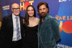 Caitlin McHugh Instagram - Rooting for our friend @neilmeron and his show @somelikeithotmusical which is nominated for a whopping 13 @thetonyawards !! 👏🏼👏🏼