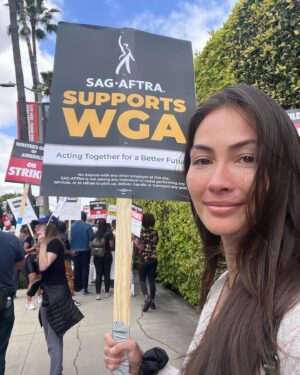Caitlin McHugh Instagram - @sagaftra supports @wgawest !!! In past negotiations we have lost so much, and even more is on the line this time. I’m proud to stand with our writer community in their demands for living wages, protections against AI and everything else they ask for. Our union will be fighting for many of the same things imminently.  We are stronger together!