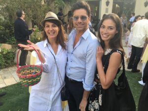 Caitlin McHugh Instagram - This lady right here is the only one to have been the solo writer of a franchise and she also stars in each film! This time, she even directed too. @niavardalos is a star and so is producer Rita Wilson and songwriter @dianewarren They are not allowed to promote their film that opens this weekend, but since I am not involved with it I’m told I can show them some love, which is great because they deserve it. So here it is:❤️ ♾️ 🇬🇷