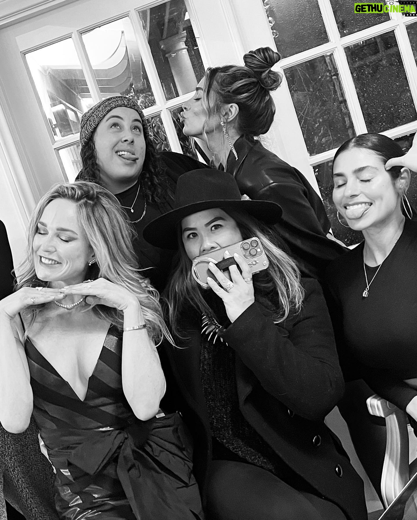 Caity Lotz - 90.6K Likes - And that’s a wrap on 2022. Happy new year my loves!
