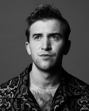Callum Scott Howells Instagram - Some more from my shoot full of belly laffs with the bloody awesome @josephsinclair for @notion 🌚

Words @sollyotwarner

Photography @josephsinclair 
Styling @krishanparmar_
Grooming @mariamakeupartist