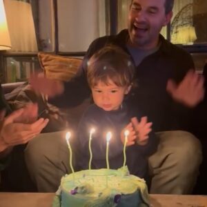 Calu Rivero Instagram - Feliz vida, celebrarte siempre @aitolab 🎂