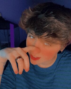 Camden Gray Instagram - // i’m cute or whateva 😜🤍 #selfconfidence