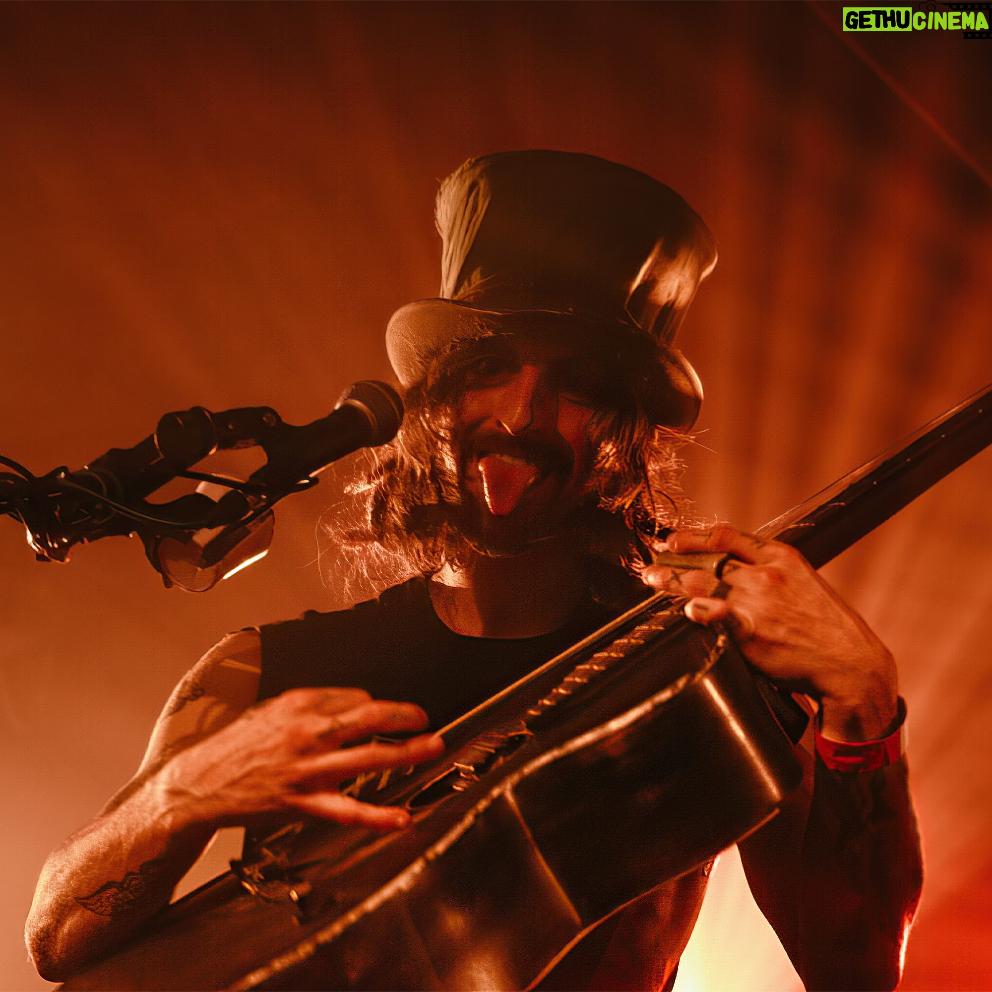 Cameron Cole - 572 Likes - Hi folks,
Another long journey coming to an end. Last two gigs of my UK Tour 2024 this weekend! Southampton tonight and London tomorrow.🤘🤛🙏
Big thanks to Bella Proudfoot @northernexposure_mag mag for the snap.
