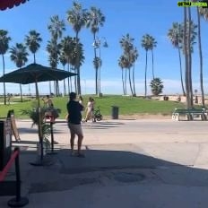 Cameron Cole - 542 Likes - Venice Beach 🙏 I'm doing surprise busking for you today..come down and boogie with us
Find us at 1313 A, Ocean Front Walk, Venice, CA 90291
#venicebeach #streetmusic #busking #streetshow #streetrock #musclebeach