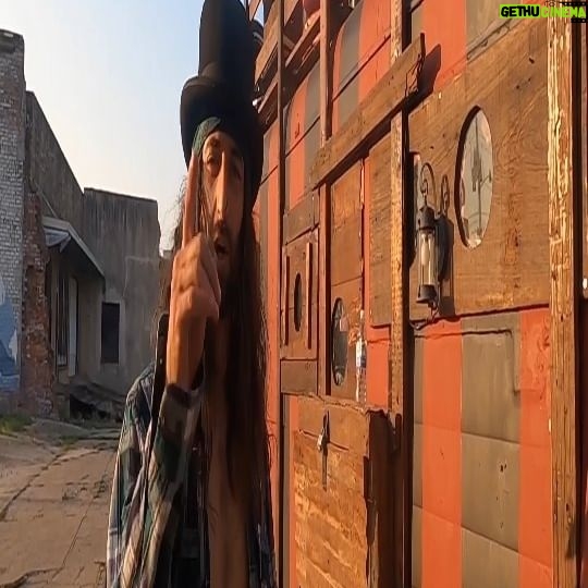 Cameron Cole - 734 Likes - Hi folks⚡
Another update from my USA/Canada tour. This time busking for the first time from my trailer and the Charlotte show.
@arthurbuezo and I are on our way for shows this week in Washington DC, Philly and New York City. See ya there!🤘