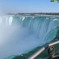 Cameron Cole - 651 Likes - Days off on the tour don't get much better than this. Niagara Falls!