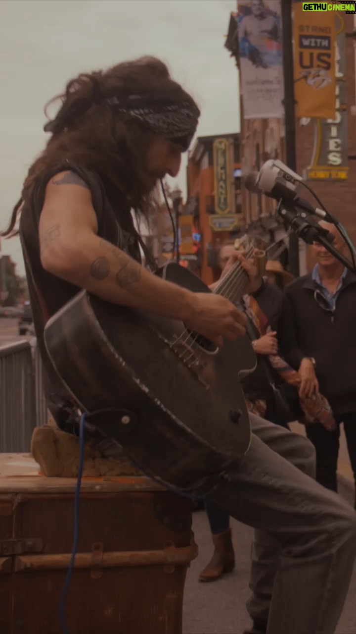 Cameron Cole - 1.2K Likes - Hey folks happy Friday,
Hope you all are ready for the weekend. Got another little teaser from my upcoming American Mileage documentary. It's me busking for the first time in the US in the madhouse that is Nashville Broadway, I loooooved it mate!
#americanmileage #bluesdocumentary #bluesdelta #slideguitar