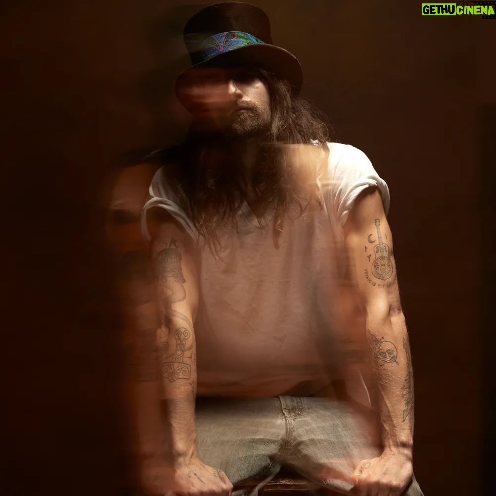 Cameron Cole - 480 Likes - Just got news there's only about 20 tickets left for my show in Perth, Australia and rest of dates also selling beyond what we thought. Thank you sisters and brothers 🤟🤟🤟🤟 Can't wait.
Photo credit: @jonciottiphoto