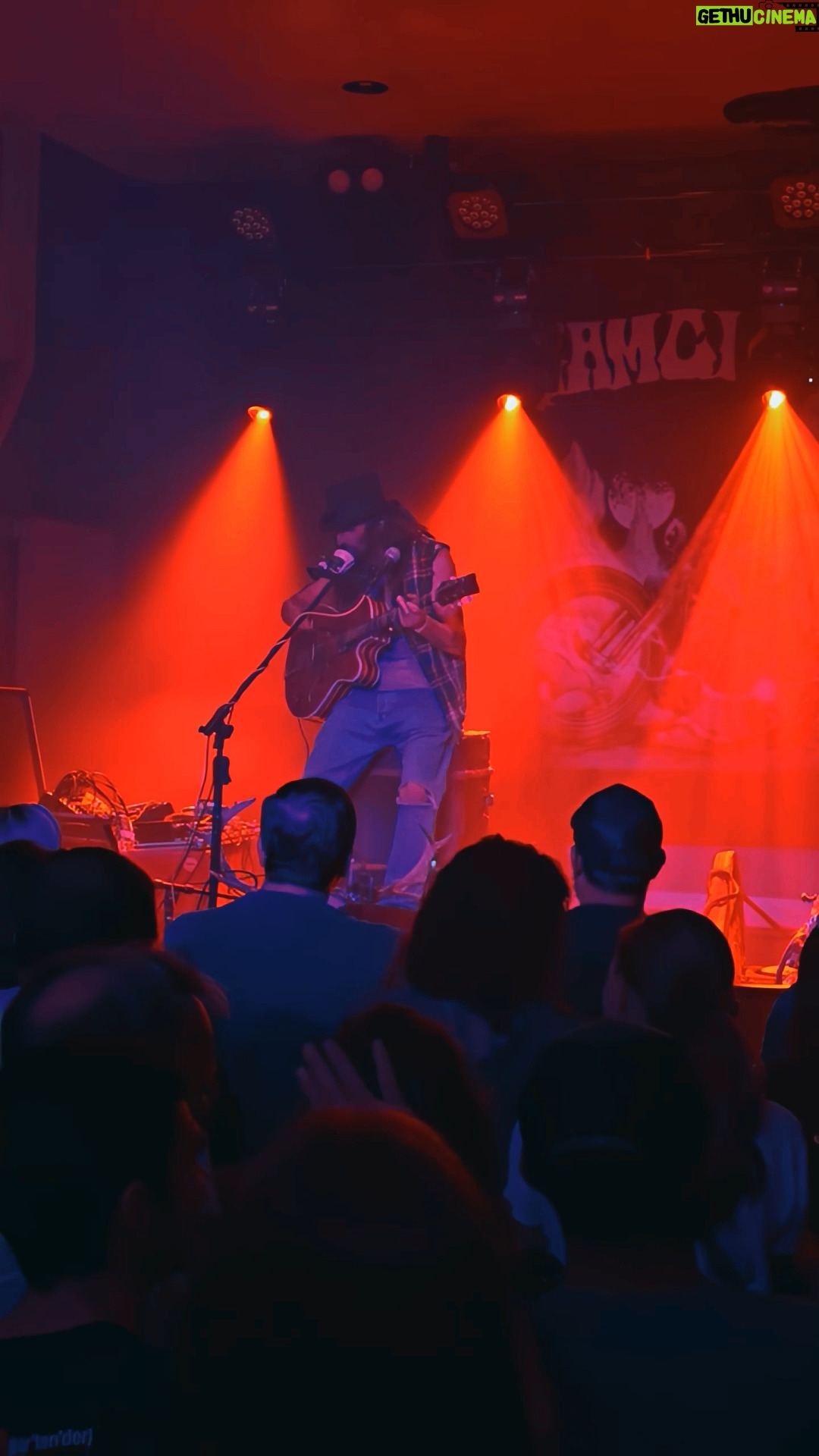 Cameron Cole - 2.3K Likes - Thanks Atlanta for last night!! Nashville, I will see you later today!!!
🙏🤘🌈⚡
#liverock #livemusic #footdrums #farmerfootdrums #camcole #atlantalive #camcoleusatour #truthbetold #nashvillemusic