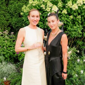 Cameron Diaz Instagram - We celebrated four years of Avaline in the Hamptons with a few of our close friends, and what a wonderful evening it was.✨ We sipped on wine, and enjoyed a candlelit dinner together– all while the sun went down.

Thank you to everyone who came to celebrate with us. It’s been a magical 4 years, cheers to many more! 🥂