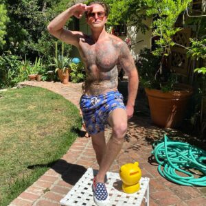Cameron Douglas Instagram - Salute to all of our hero’s abroad, at home, in the hospital’s or on the streets. Sending respect and Love to each and everyone. #happymemorialday 
shoes: @thestraye
trunks: @sergiokoficial 📸@vthibes