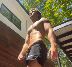 Cameron Moulène Instagram - rise n’ shine