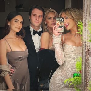 Cameron Moulène Instagram - hard times make strong people and strong people make good times… 

up only for 24’ 🥂