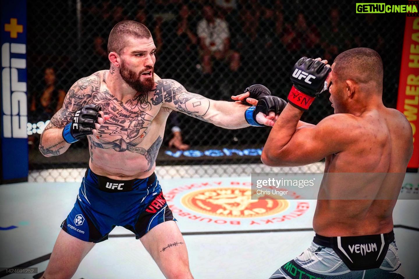 Cameron VanCamp - 3 Likes - #ufc #mma #fighting #boxing #wrestling #bjj #jumpman