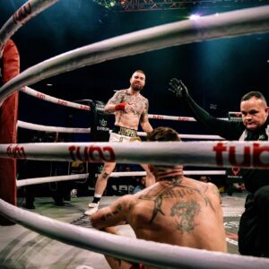 Cameron VanCamp Instagram - Man down. Round 2 KO. Big shout out to @bareknucklefc for giving me the platform to showcase my skills 🤜🏻🤛🏻 See you soon
📸: @nickvespe