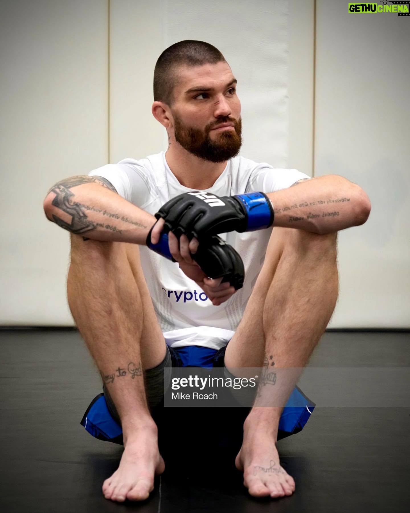 Cameron VanCamp - 3 Likes - All love to my people 🙏🏻
#ufc #mma #boxing #wrestling #fighting