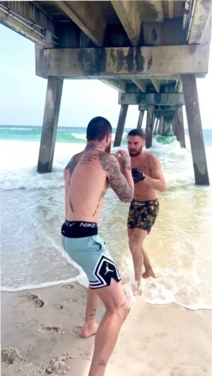 Cameron VanCamp Instagram - 🫶🏻
•
•
•
•
•
#fighting #boxing #bareknuckle #mma #ufc #onefc #workout #tattoos #jumpman #27